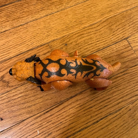 🐇 Saber Tooth Tiger walks after being winded up!  Watch the video! Mattel, Inc. - Picture 8 of 10